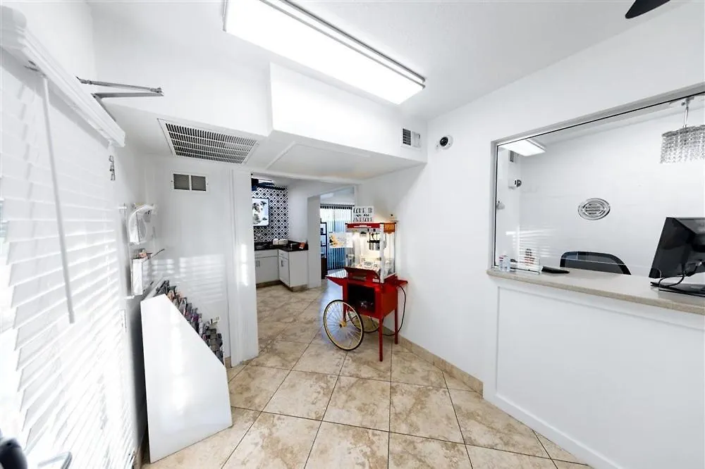 Apartment 130 Fully Furnished, Amenities Galore Scottsdale