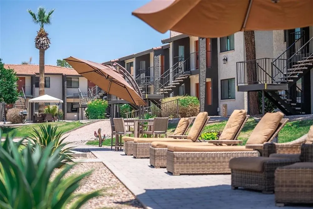 130 Fully Furnished, Amenities Galore Scottsdale Apartment